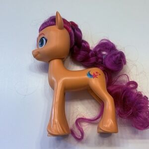 Hasbro 2021‎ My Little Pony Sunny Starscout New Generation Orange Horse Figure